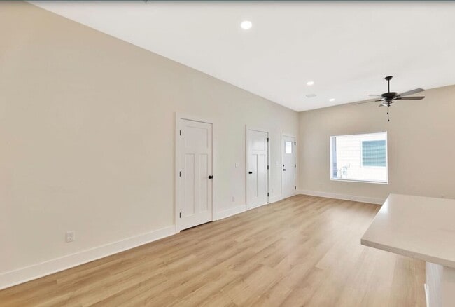 Building Photo - 17003 W Kashmir St