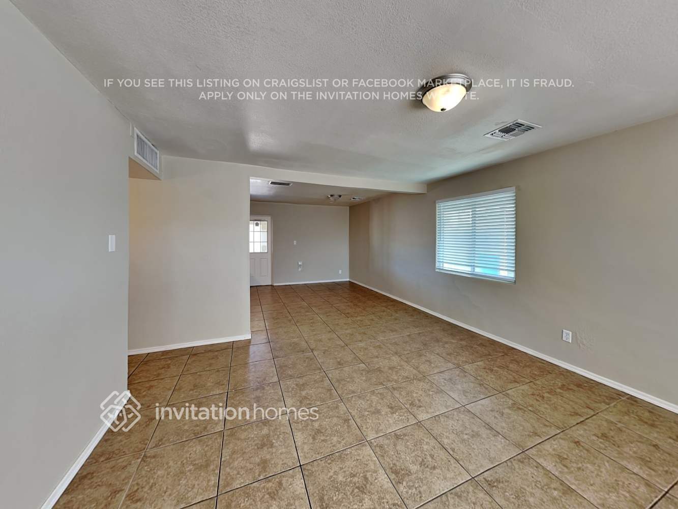 Building Photo - 2944 W Solano Dr N