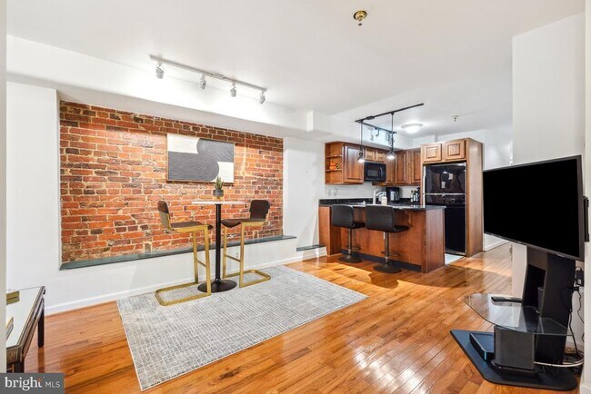 Building Photo - 1514 21st St NW