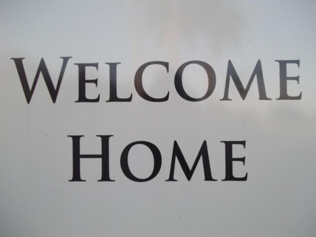 Building Photo - 631 Lyons Rd