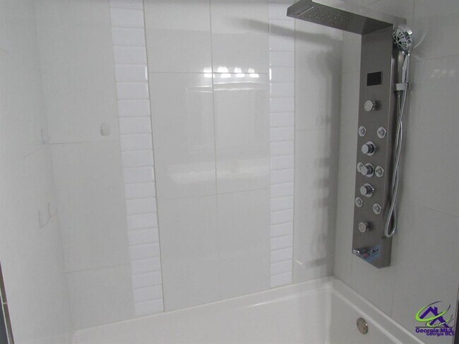 Building Photo - 100 Sunchase Ct