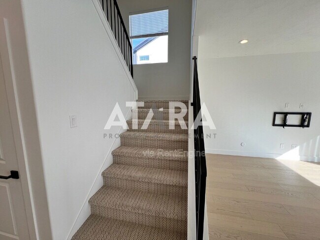 Building Photo - 955 S 850 W