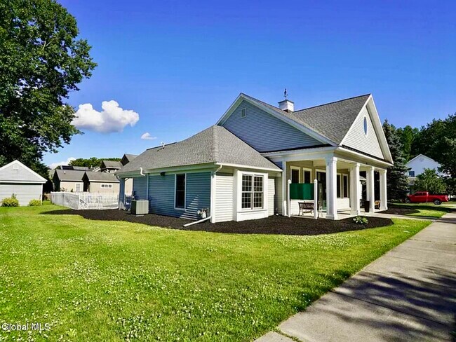 Building Photo - 8 Furlong St