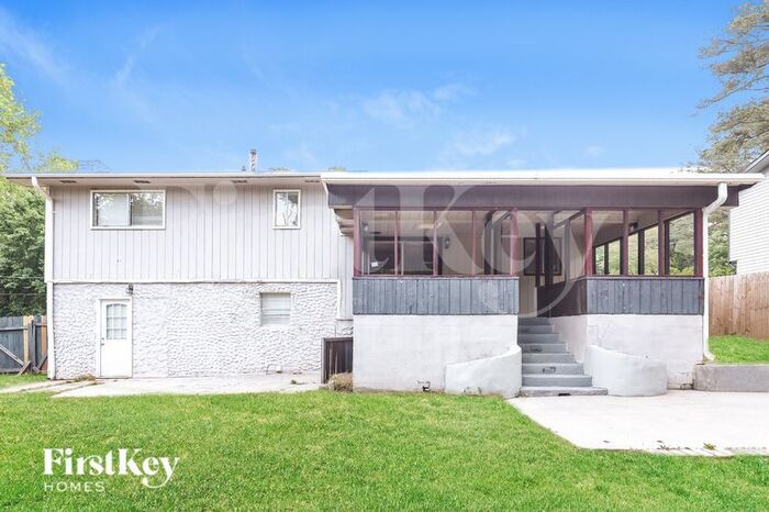 Building Photo - 641 Cherry Ln