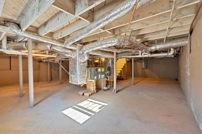 Building Photo - 2142 Cloverdale Dr SE