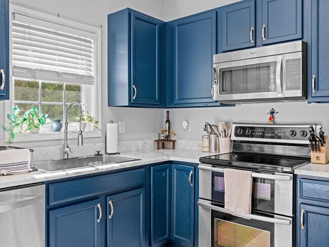 Building Photo - Shetland Farms