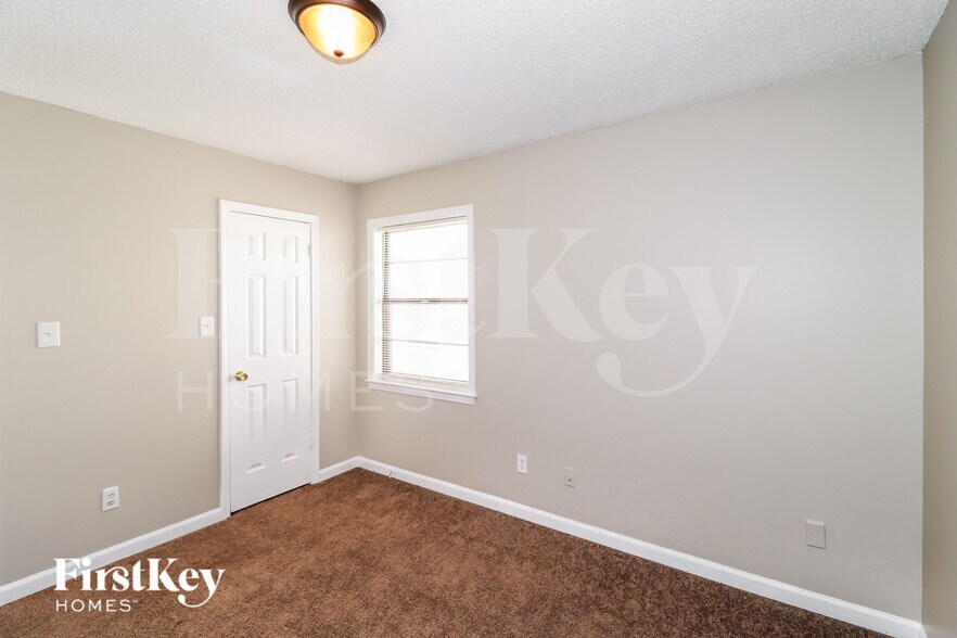 Building Photo - 6052 Scarlet Leaf Dr