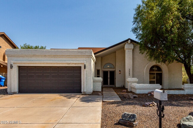 Primary Photo - 5247 E Paradise Ln