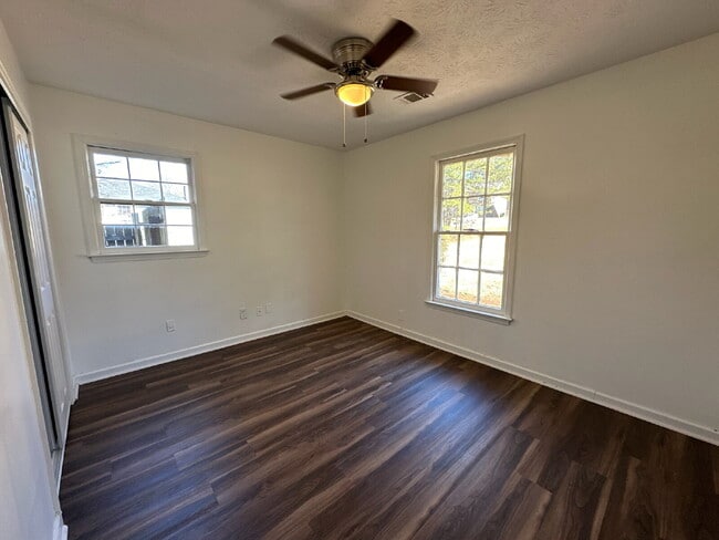 Building Photo - Fully Renovated 2 Bedroom 2 Bath Duplex in Stone Mountain