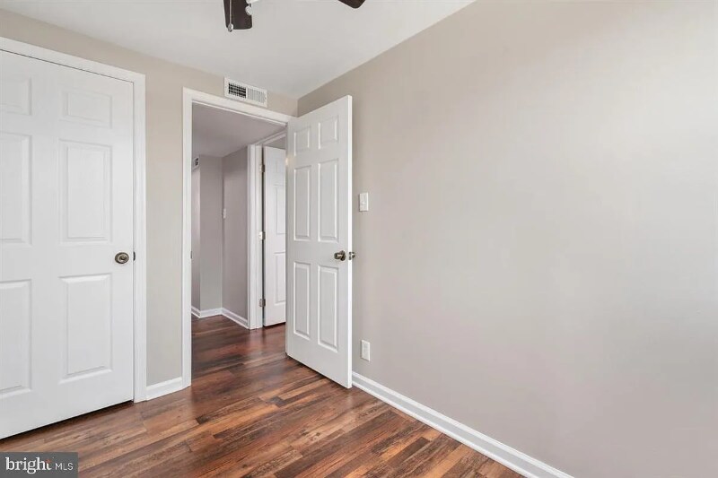 Building Photo - 1003 Fredonia Ct