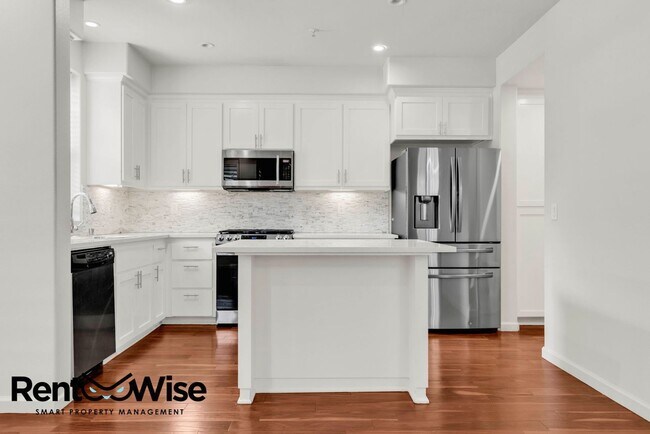 Building Photo - 25425 Huntwood Ave