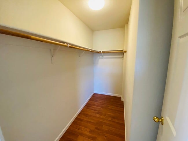 Building Photo - Gorgeous Condo on Sheldon