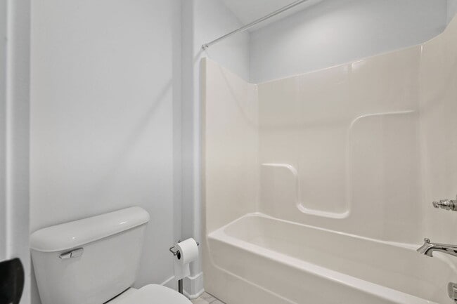 Building Photo - Lee Street B3