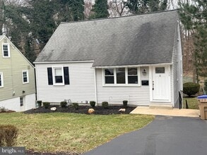 Building Photo - 133 N Line Rd