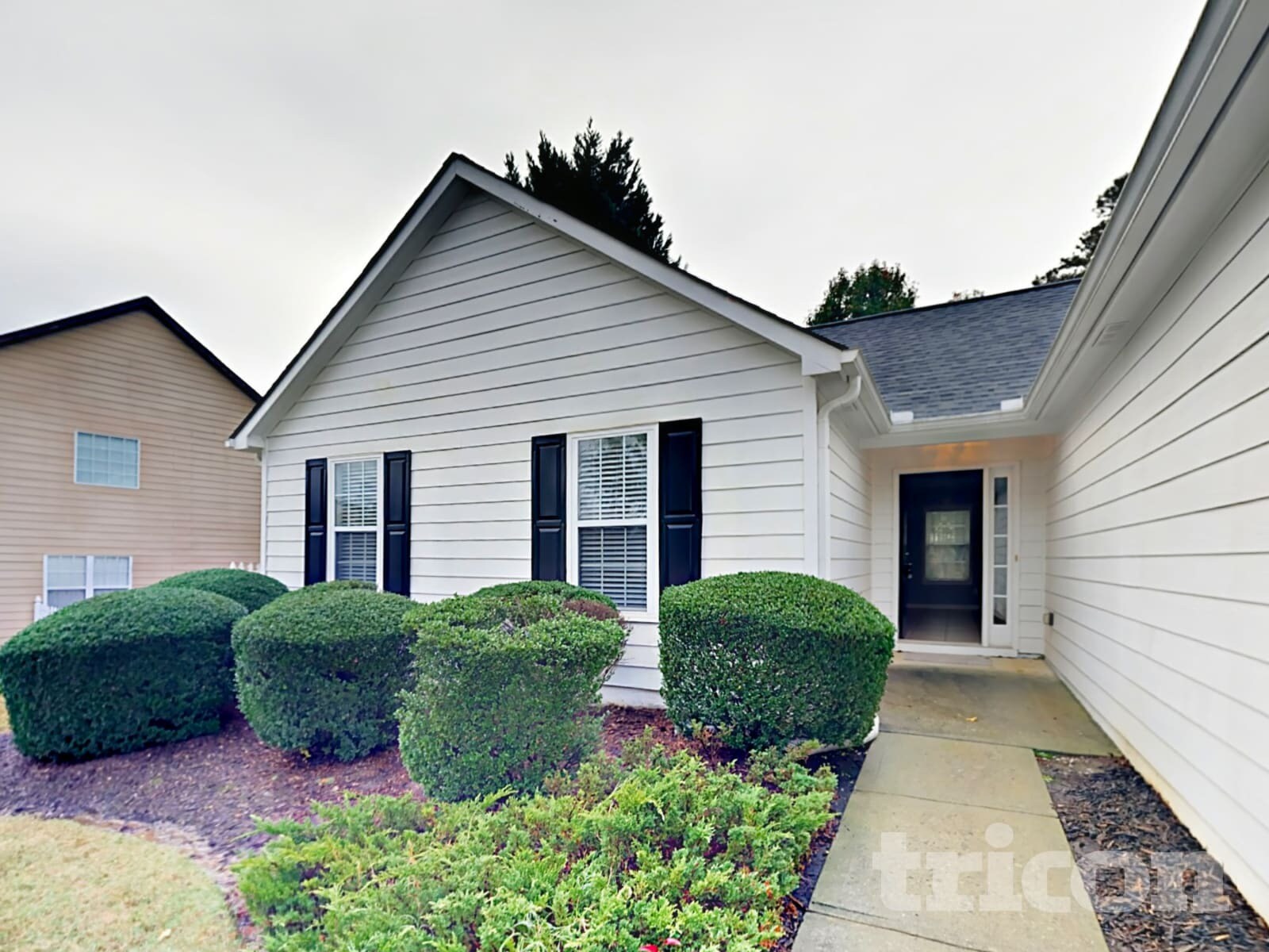 Building Photo - 923 Laurel Green Ln NE