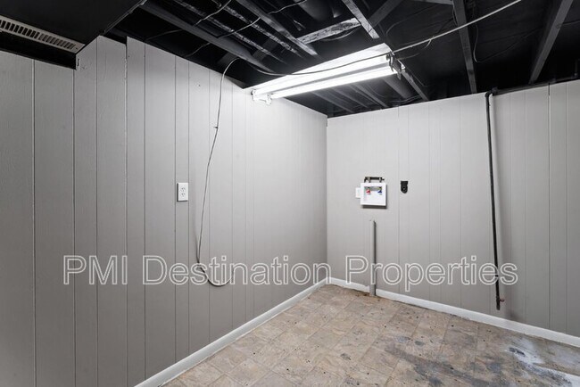 Building Photo - 12012 E 56 St