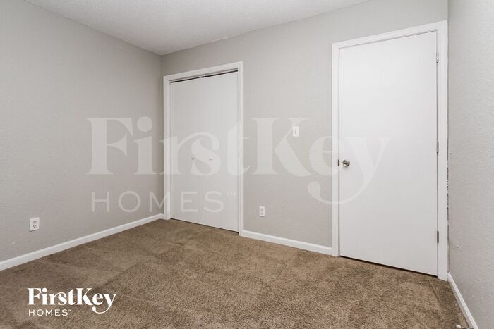 Building Photo - 4041 Magnolia Dr