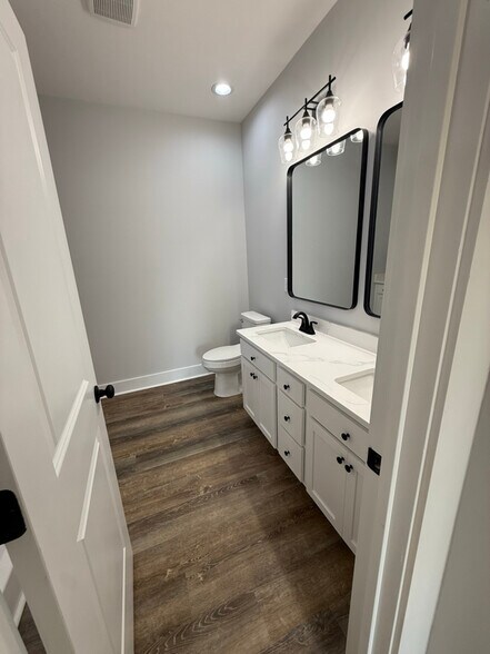 Building Photo - 3030 Fincher Dr