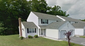 Building Photo - 52 Hilltop Dr