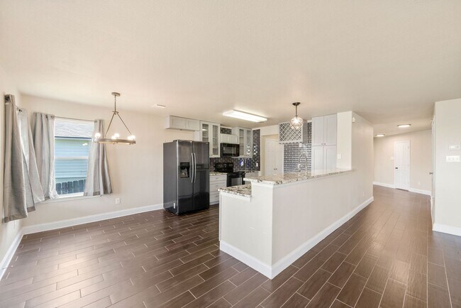 Building Photo - 3 Bedroom/2 Bedroom Highland Farms Subdivi...