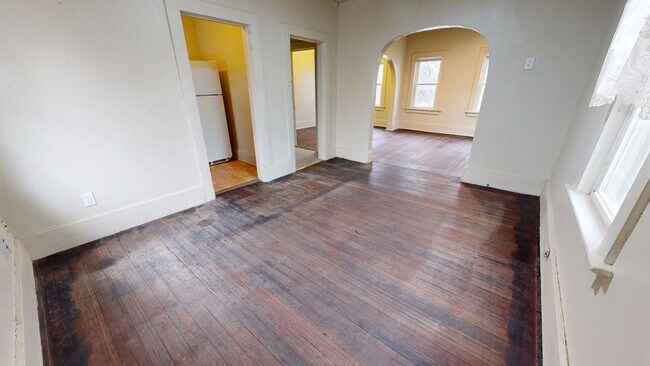 Building Photo - Old Town Charm - Close to Hospital