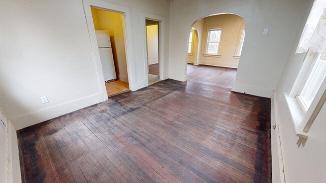 Building Photo - Old Town Charm - Close to Hospital     (Available Immediately)