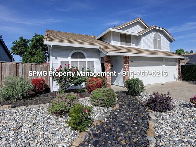 Building Photo - Beautiful 4BR/3BA Home in Rocklin 3-Car Garage & Low-Maintenance Backyard