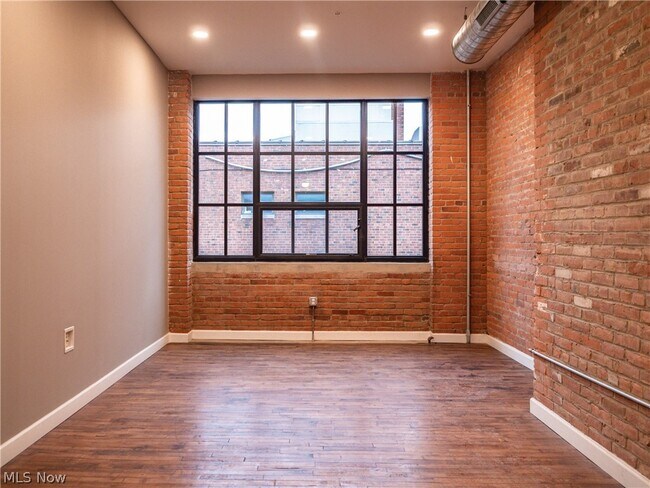 Building Photo - 3800 Euclid Ave