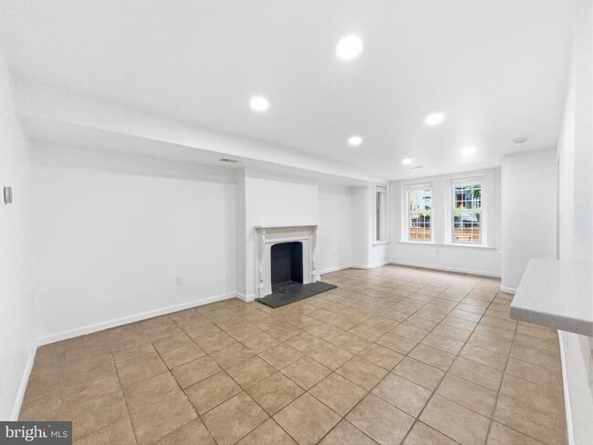 Building Photo - 1813 8th St NW