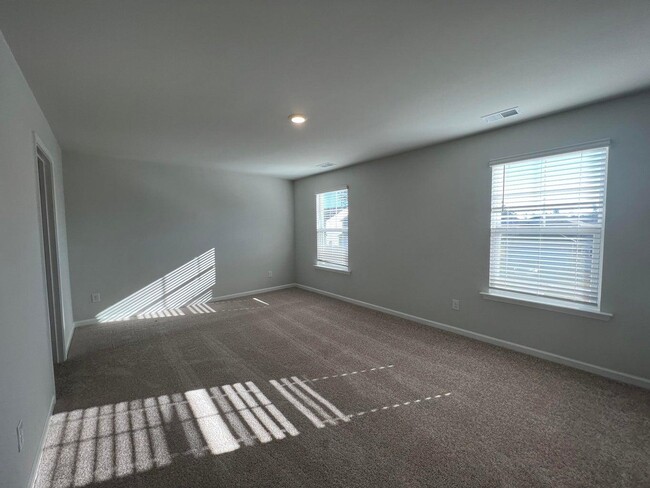 Building Photo - 309 Black Birch Dr