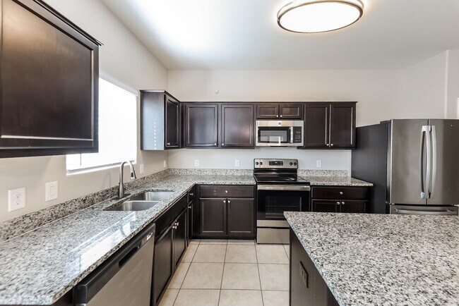 Building Photo - 6981 S Blue Hills Dr