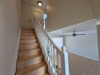 Building Photo - 2 Bedroom Townhome with Balcony & Unbeatable Mission Valley Location!