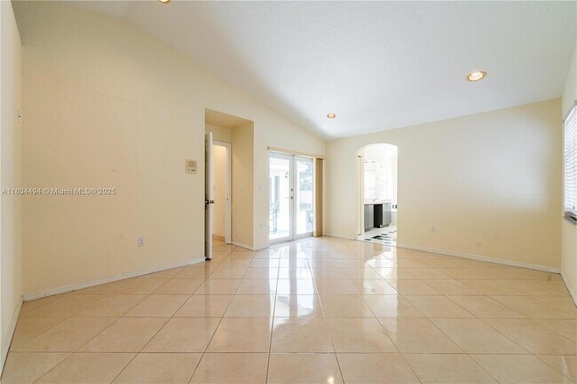 Building Photo - 1840 SW 135th Way