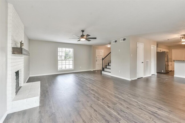 Building Photo - 7003 Huntbrook Dr