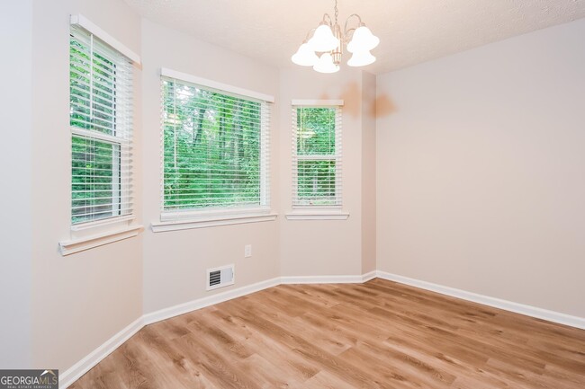 Building Photo - 479 Mill Ln