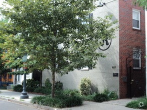 Building Photo - 469 Ridge St NW