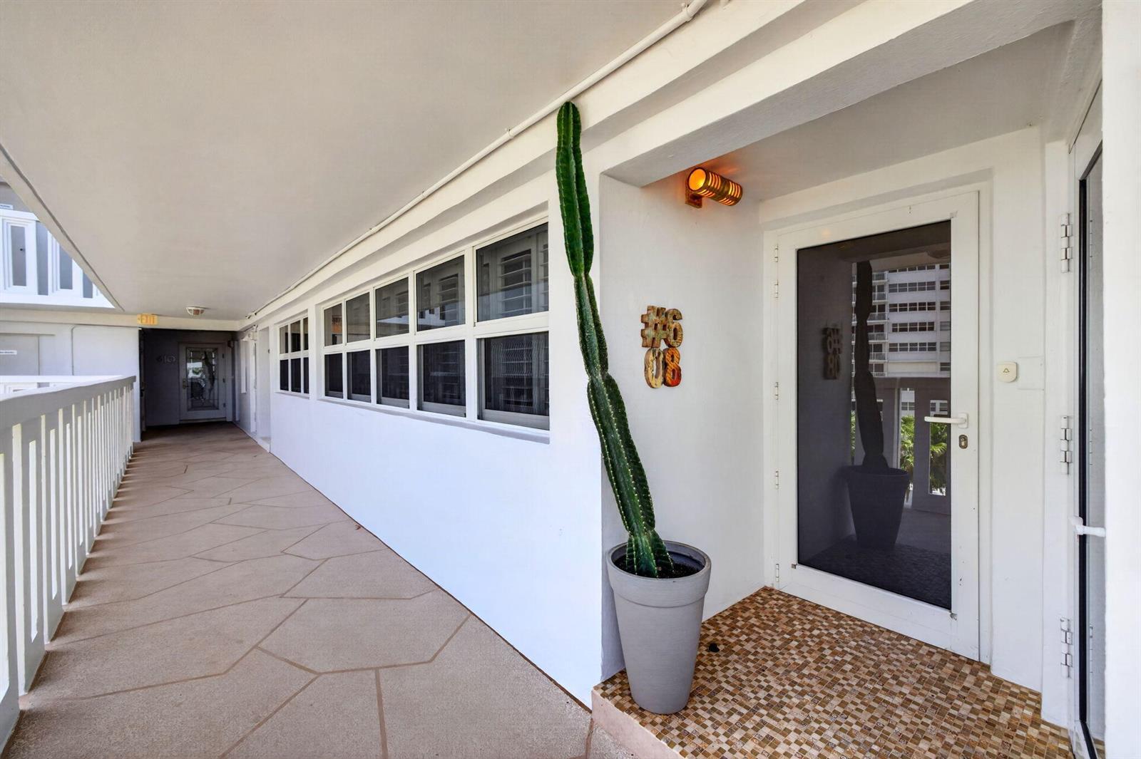 Building Photo - 2000 S Ocean Dr