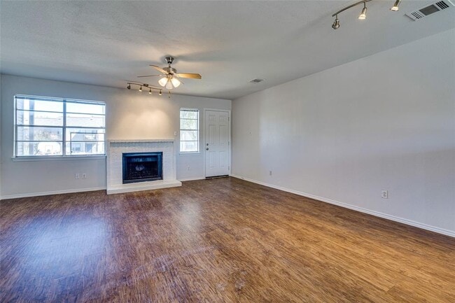 Building Photo - 1824 River Crossing Cir