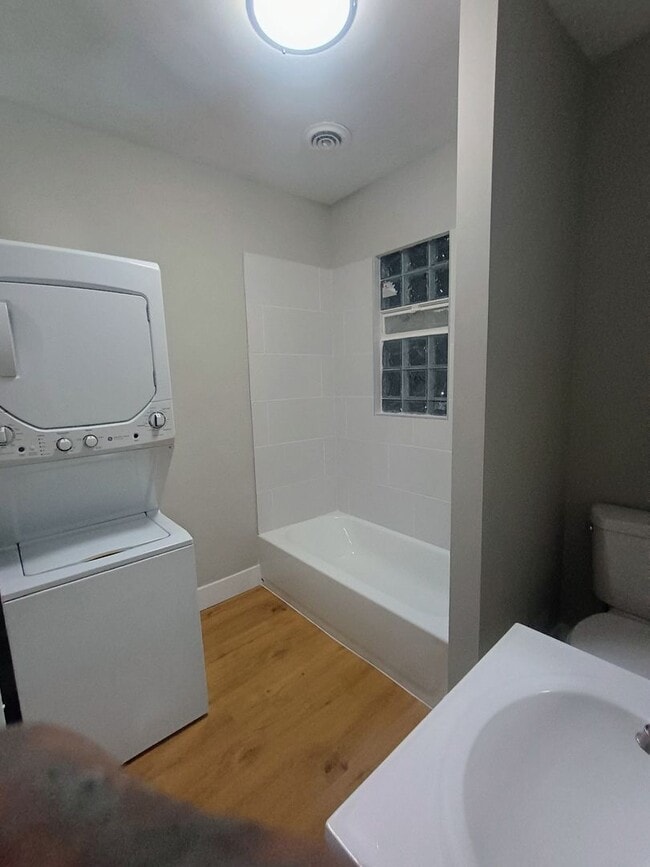 Building Photo - 1650 N Arlington Pl