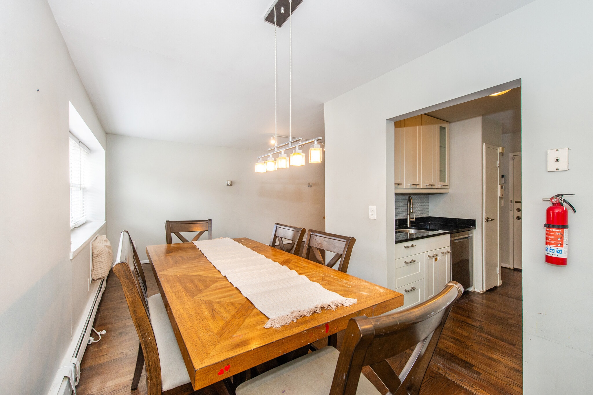 Building Photo - 25 River Rd