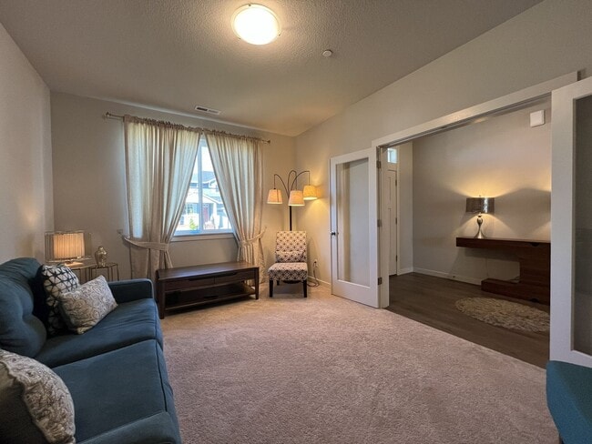 Building Photo - Spacious 5BR Home Near Mountainside High School with Loft, Balcony & Large Kitchen