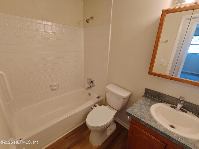 Building Photo - 588 Madeira Dr