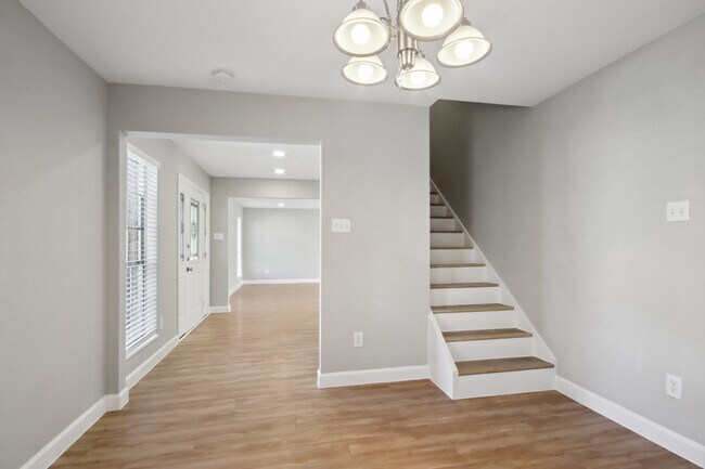 Building Photo - 1127 Cascade Creek Dr