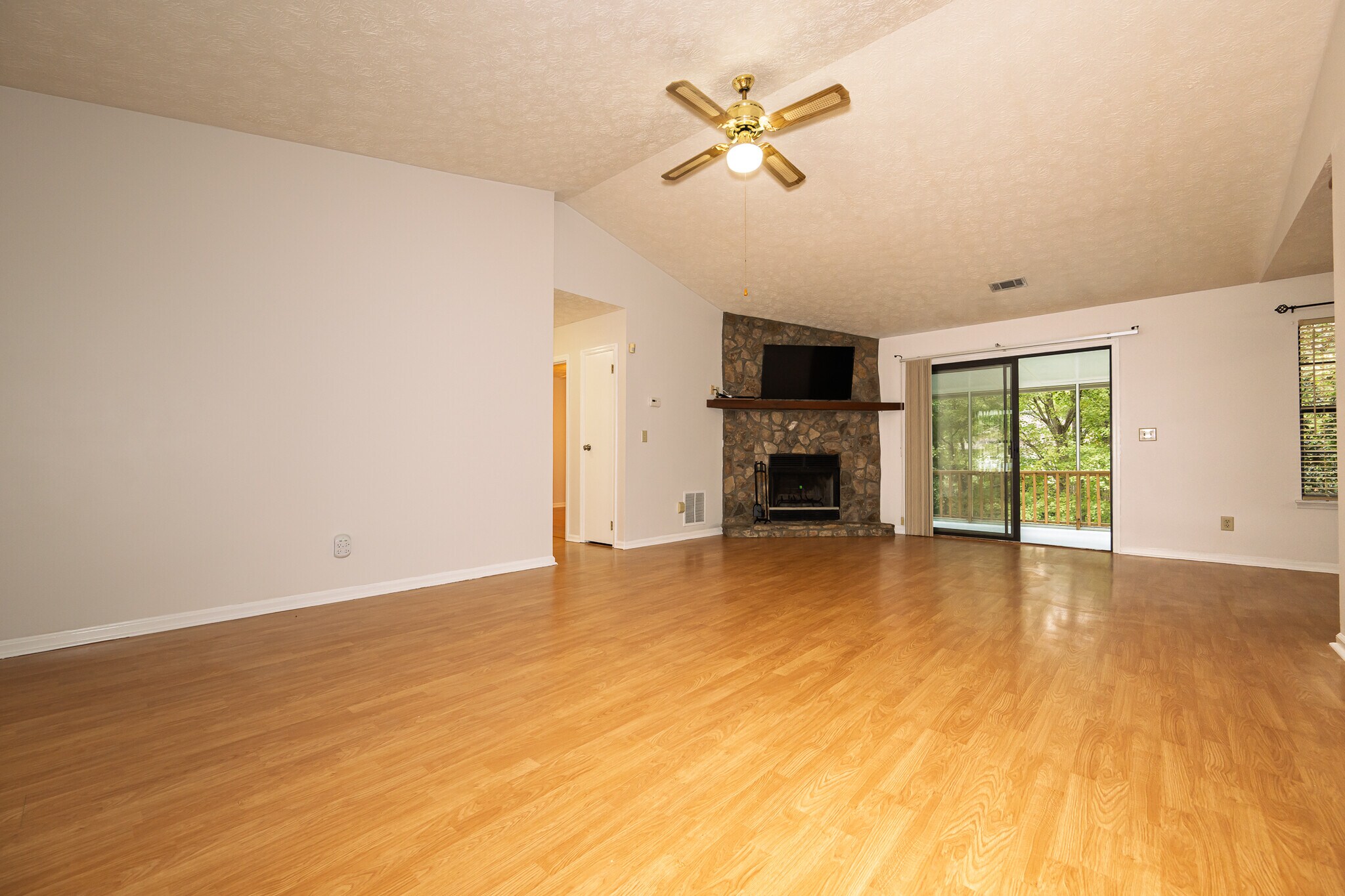 Building Photo - 2655 Merry Rd