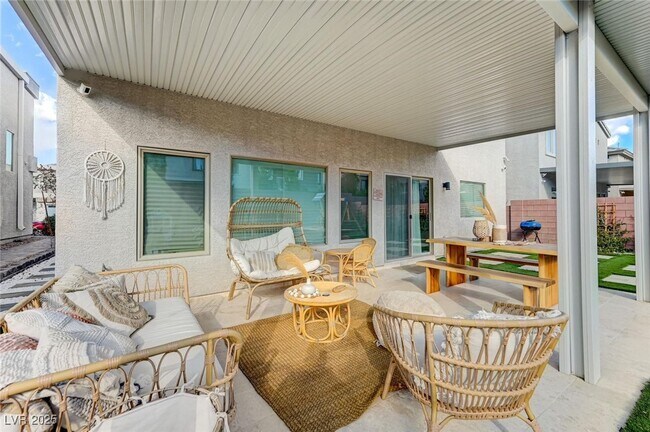 Building Photo - 6723 Tangled Vines Ave