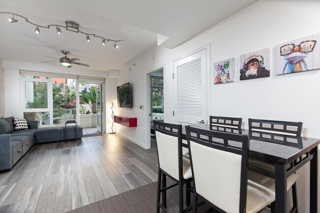 Building Photo - 1431 Pacific Hwy