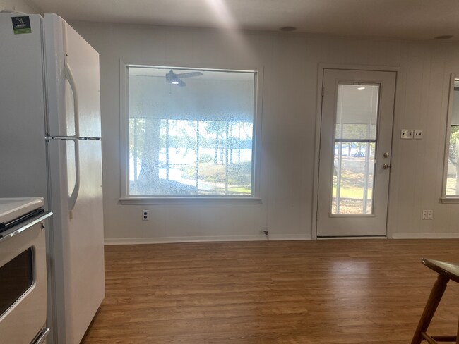 Building Photo - Casita 236