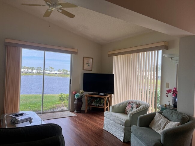 Building Photo - NEWLY LISTED 2BD/2BA/2CG Villa