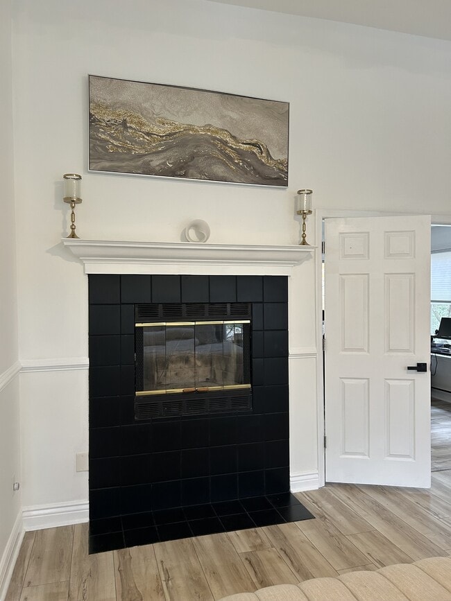 Building Photo - 131 Square Rigger Way