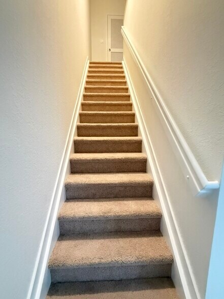 Building Photo - 1466 NE 3rd Ave